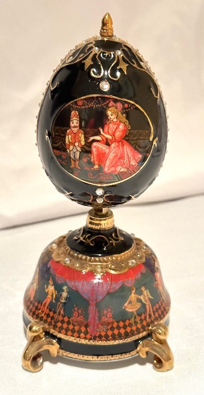 Ardleigh Elliott Musical Egg Figurine | Excellent Estate Auction