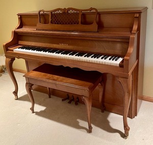lot 20 image: Yamaha Piano and Bench
