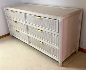 lot 136 image: Vintage Dresser from Gabberts
