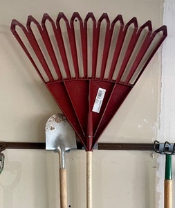 lot 166 image: Long Handled Tool Lot
