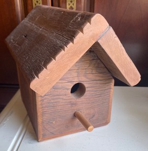lot 174 image: 6 Beautiful Birdhouses
