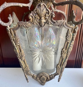 lot 175 image: Vintage Ceiling Mount Light Fixture