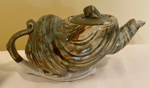 lot 192 image: Petite Shell Themed Tea Set