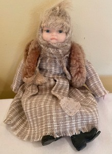 lot 194 image: Limited Edition Little Orphan Girl and Little Shepherd Boy Dolls by Guy Luy Hubert