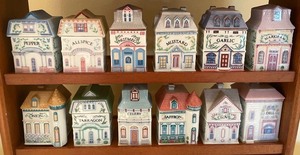 lot 253 image: Complete Lenox 24 Piece Spice Village with Display Shelf