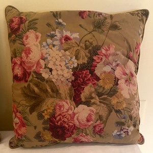 lot 256 image: Pair of Floral Accent Pillows