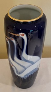 lot 280 image: Porcelain Vase by Fukagawa