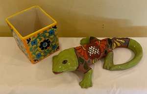 lot 308 image: Planter and Iguana Decor from Mexico