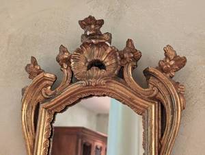 lot 76 image: Small Vintage Gold Wall Mirror
