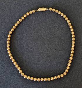 lot 218 image: 14k Gold Beaded Necklace