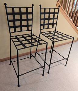 lot 243 image: Black Metal Counter Height Stool Set