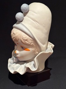 lot 5 image: Cybis Porcelain Clown Figurine