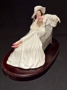 lot 4 image: ICART Heirloom Tradition Collectible Figurine
