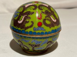 lot 36 image: Circular Cloisonn Trinket Box