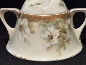 lot 18 image: Antique RS Prussia Sugar Caddy