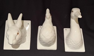 lot 209 image: Three Animal Themed Wall Mounted Ceramic Towel Holders