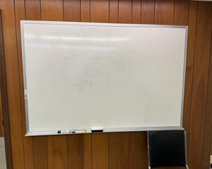 lot 7172 image: White Board