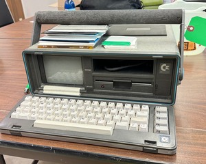 lot 9170 image: Vintage 1980s Computer Commodore SX-64