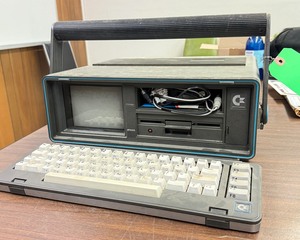 lot 9169 image: Vintage 1980s Computer Commodore SX-64