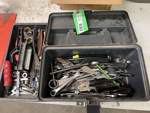 lot 4348 image: Tool box and contents