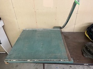 lot 7312 image: Large Paper Cutter