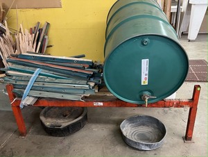 lot 3319 image: Double Drum Stand