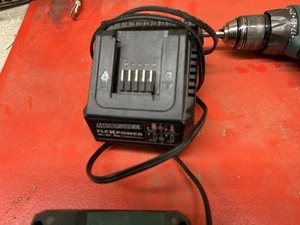 lot 4377 image: Masterforce Cordless Drill