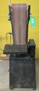 lot 4321 image: Belt sander w stand