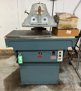 lot 1001 image: USM Hytronic Cutting Machine - Model C