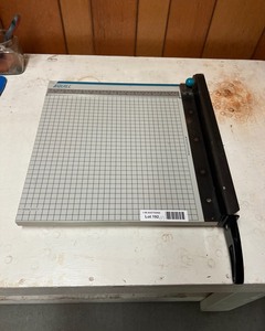 lot 7192 image: Paper Cutter