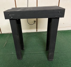 lot 6140 image: Small Work Bench