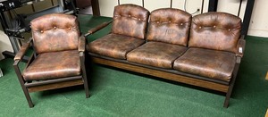 lot 8137 image: Vintage Seating