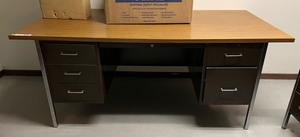 lot 8101 image: Desk