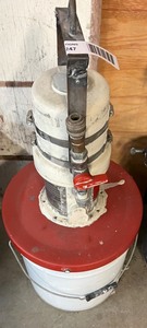 lot 4247 image: Pail Pump