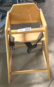 lot 8421 image: Childrens Booster Seat
