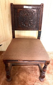 lot 8459 image: Antique chair