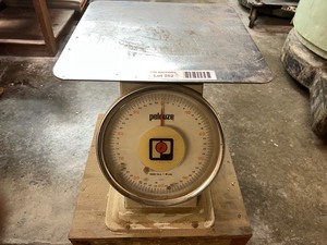 lot 9252 image: Vintage Utility Scale