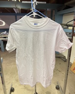 lot 2465 image: T-Shirts