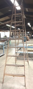 lot 4017 image: Wooden step ladder