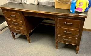 lot 8126 image: Older desk