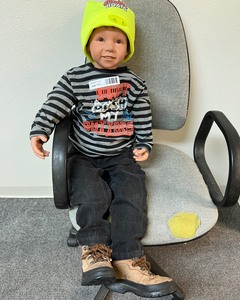 lot 9116 image: Little Boy Mannequin
