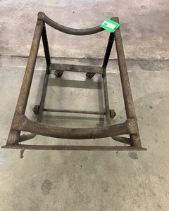 lot 3955 image: Antique barrel caddy
