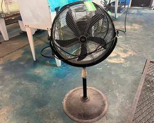 lot 4945 image: Floor fan
