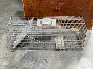 lot 14 image: Large Live Animal Trap