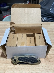 lot 19 image: Camo Folding Pocket Knives