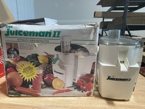 lot 24 image: Juiceman II Classic Fruit and Vegetable Juicer