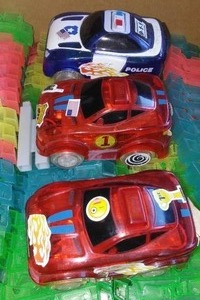 lot 662 image: Magic Tracks Car Track Set.