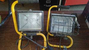 lot 671 image: Regent work lights (2)