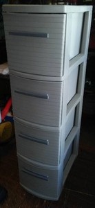 lot 673 image: Sterlite 4 Drawer storage.