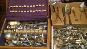 lot 686 image: Misc. Vintage Silverware.